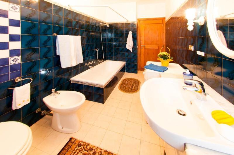Via Genova Apartment Ольбия Экстерьер фото